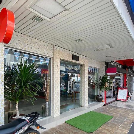 OYO 90039 Coop Hotel Kangar Bagian luar foto