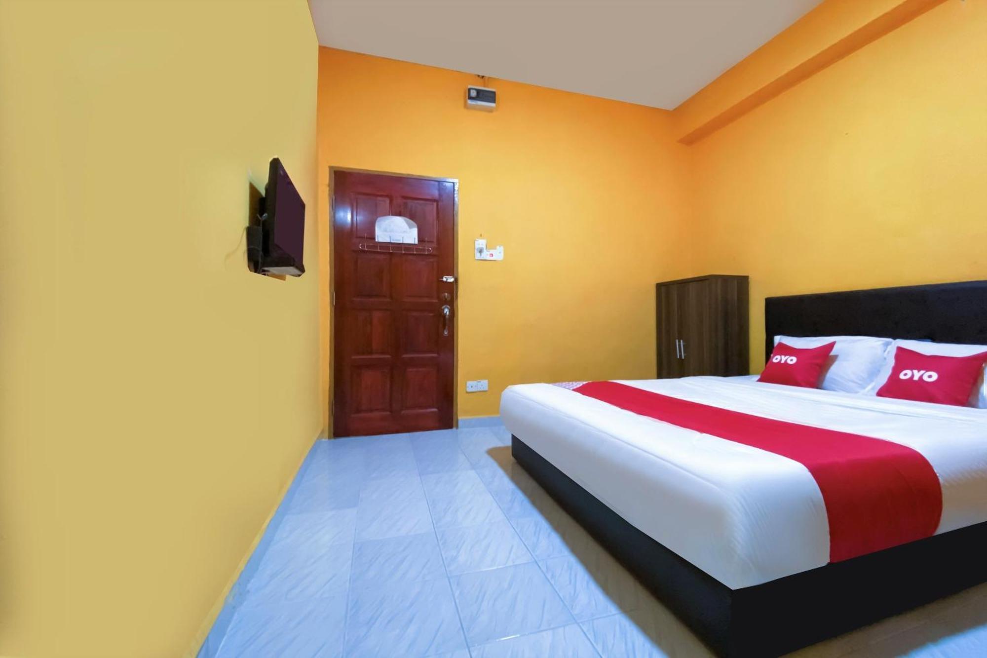 OYO 90039 Coop Hotel Kangar Bagian luar foto