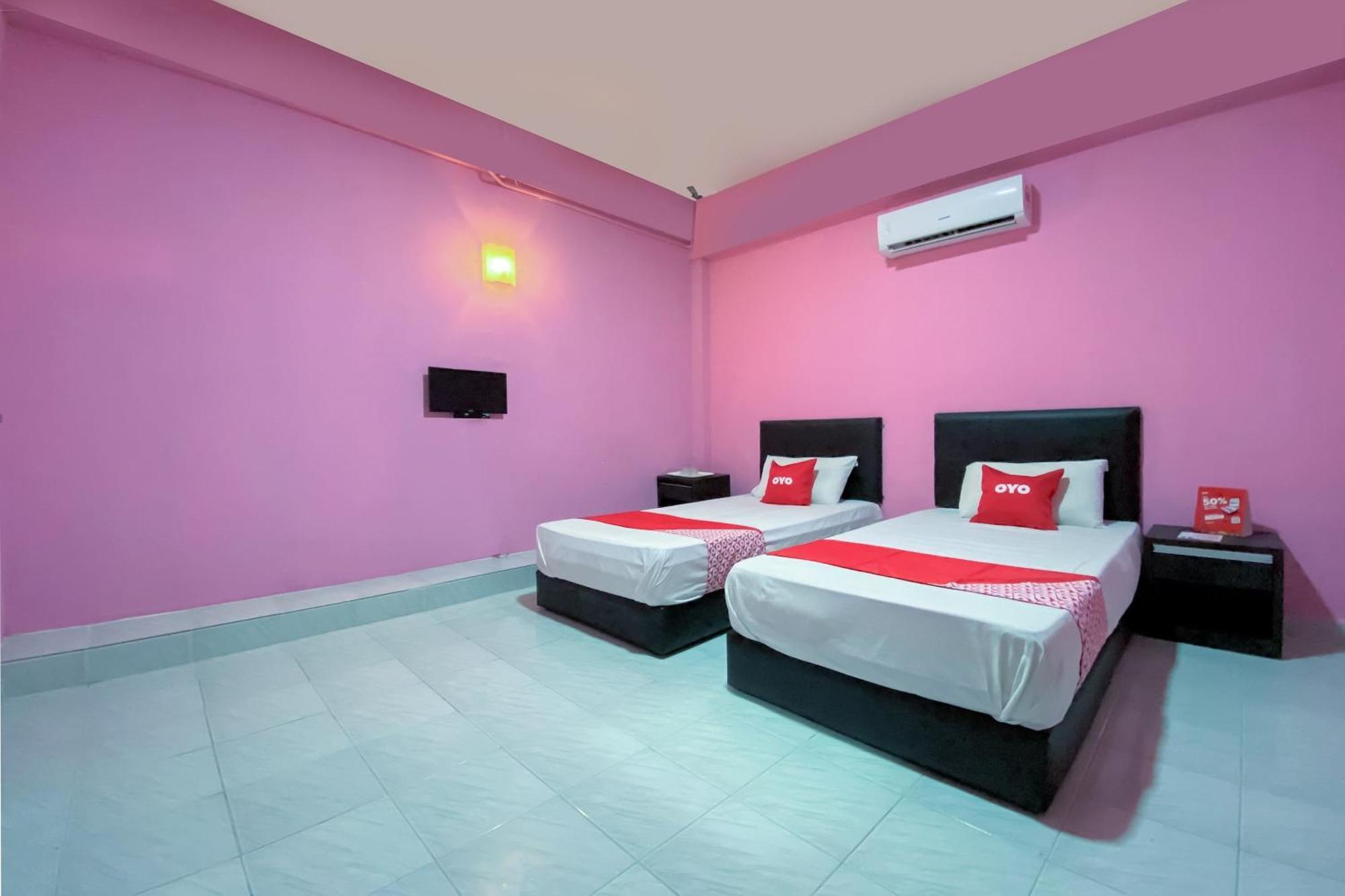 OYO 90039 Coop Hotel Kangar Bagian luar foto