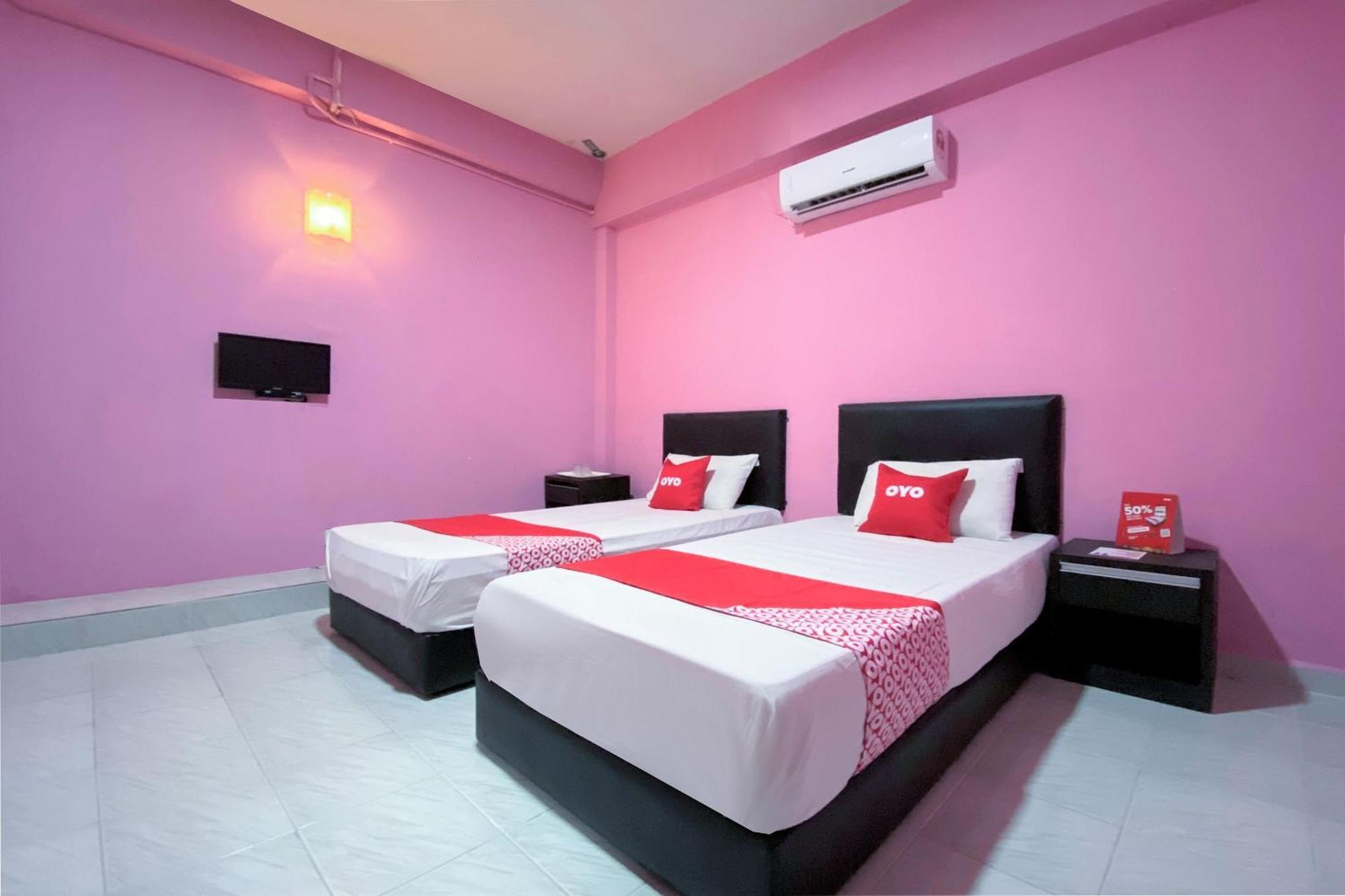 OYO 90039 Coop Hotel Kangar Bagian luar foto