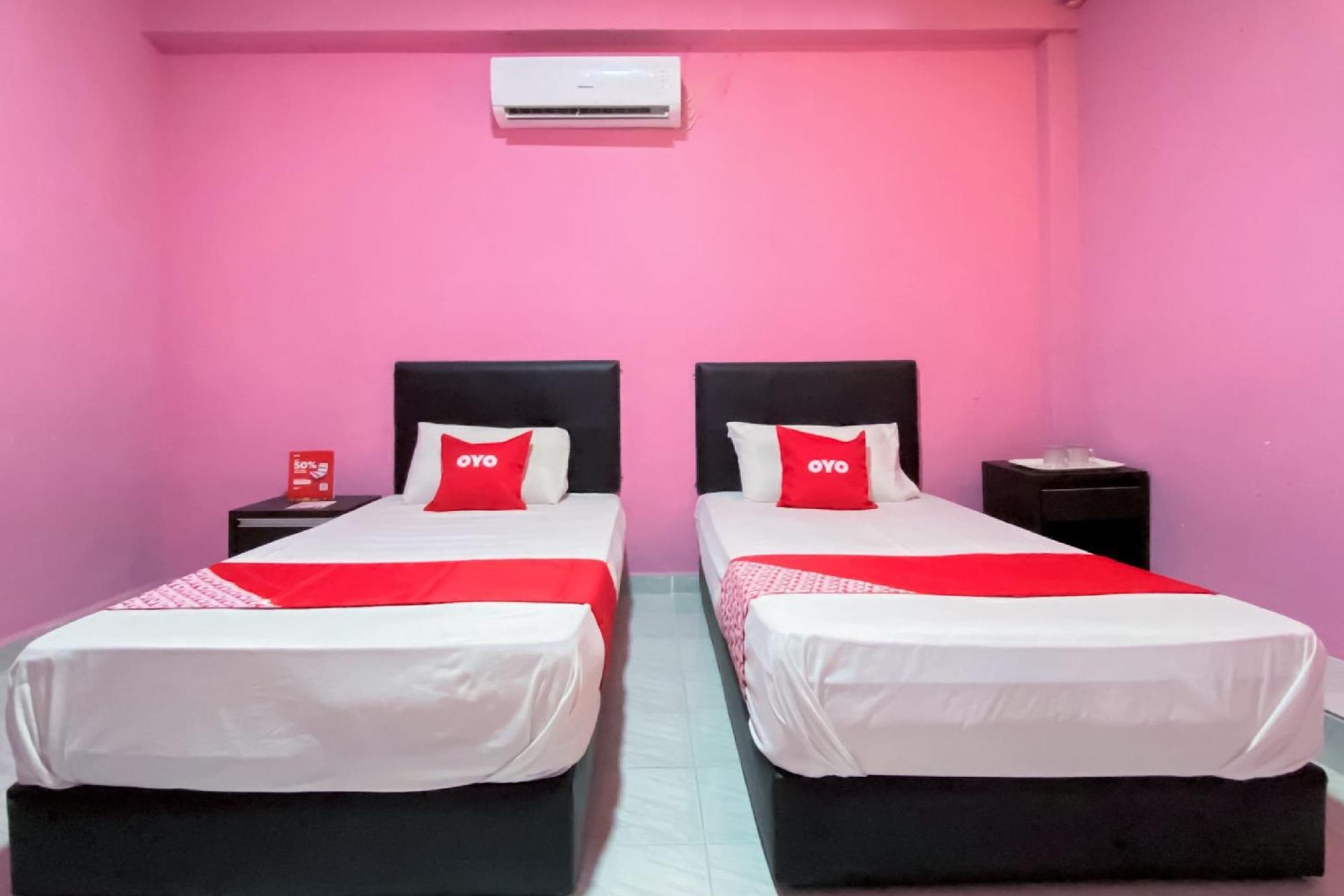 OYO 90039 Coop Hotel Kangar Bagian luar foto