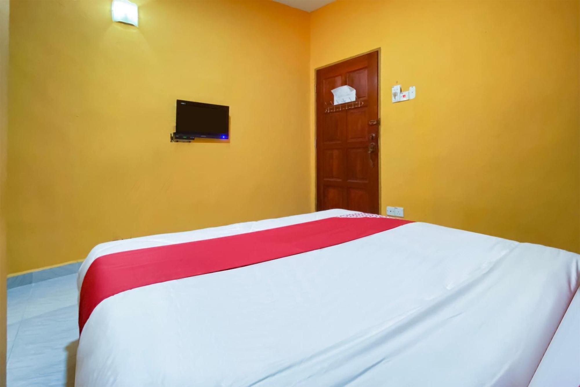 OYO 90039 Coop Hotel Kangar Bagian luar foto