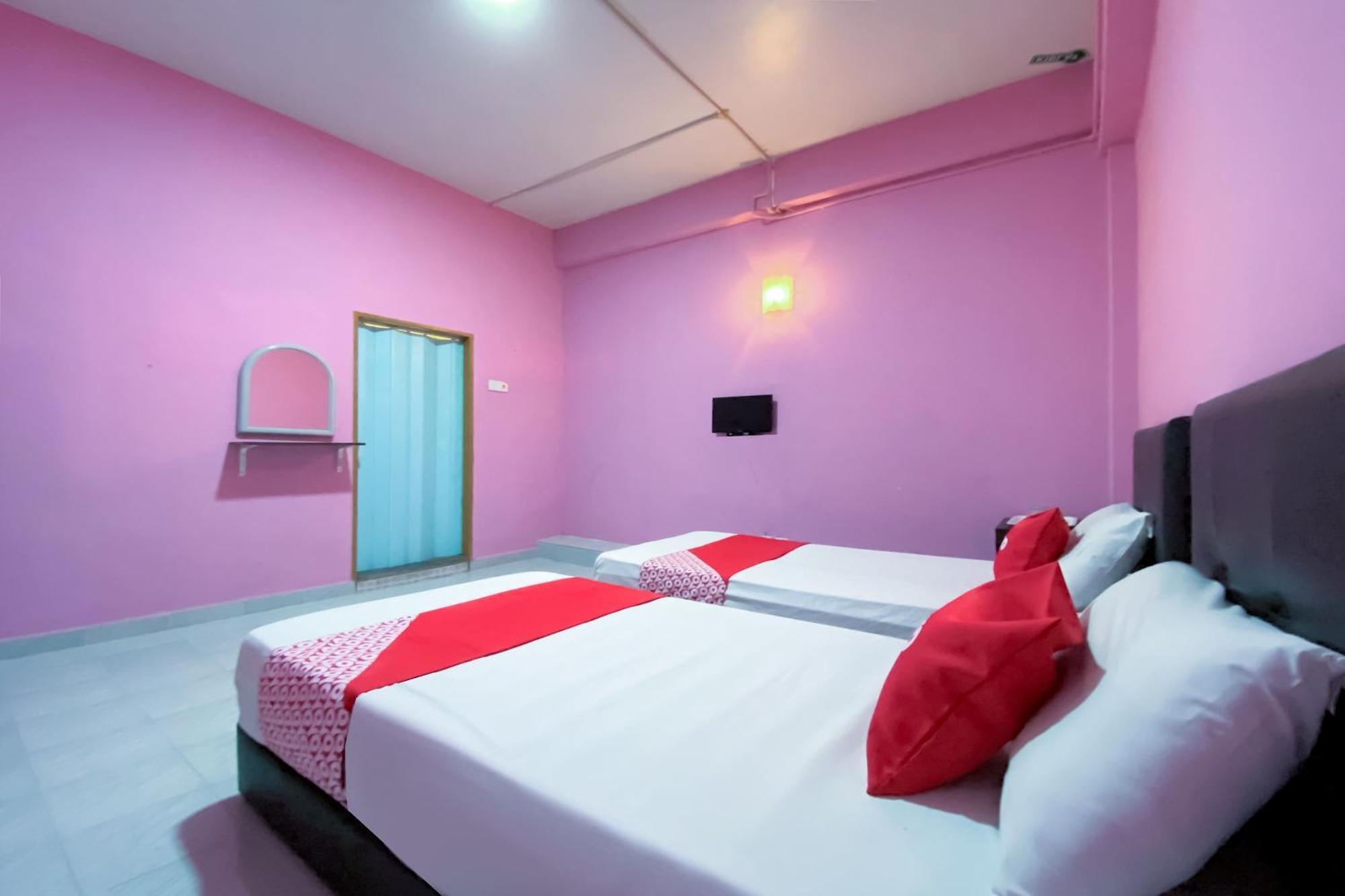 OYO 90039 Coop Hotel Kangar Bagian luar foto