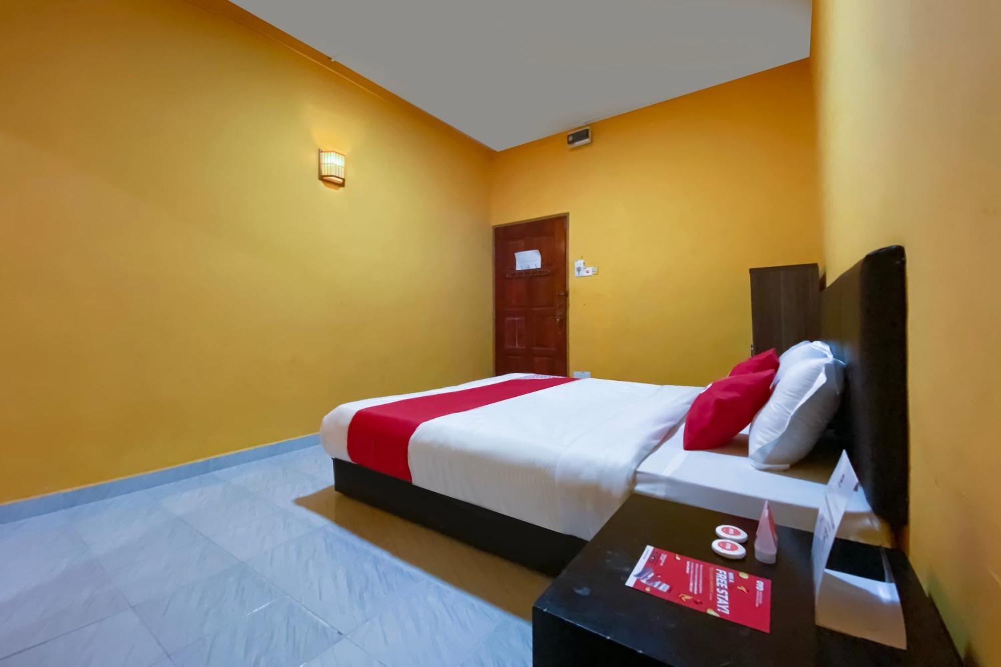 OYO 90039 Coop Hotel Kangar Bagian luar foto