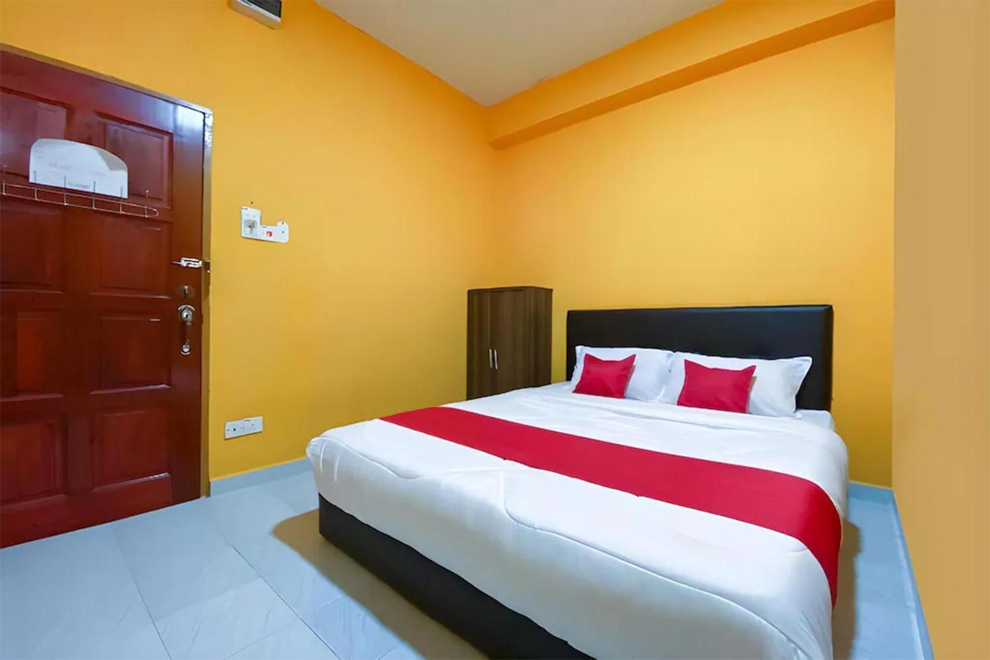 OYO 90039 Coop Hotel Kangar Bagian luar foto