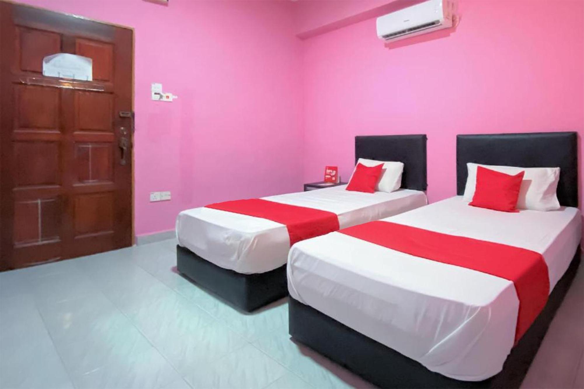 OYO 90039 Coop Hotel Kangar Bagian luar foto