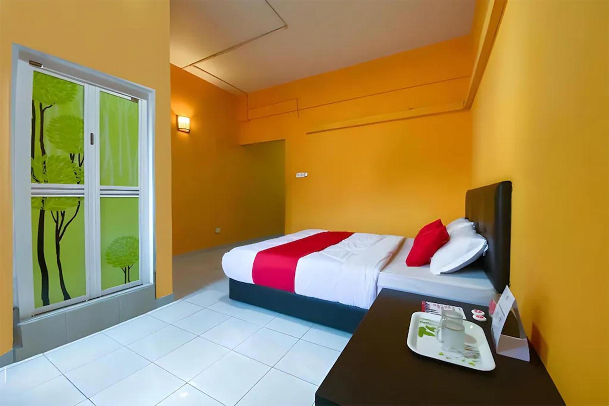 OYO 90039 Coop Hotel Kangar Bagian luar foto