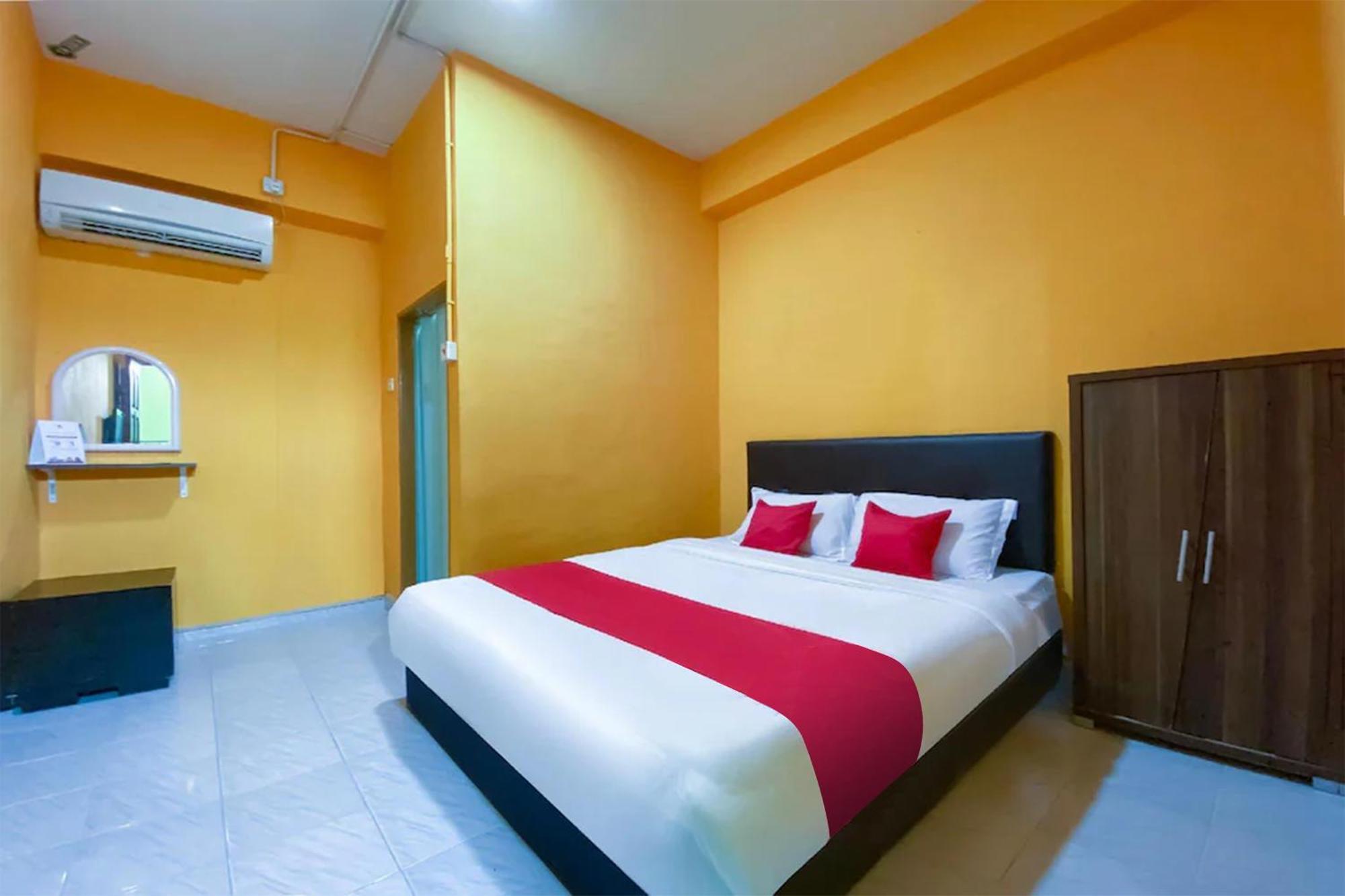 OYO 90039 Coop Hotel Kangar Bagian luar foto