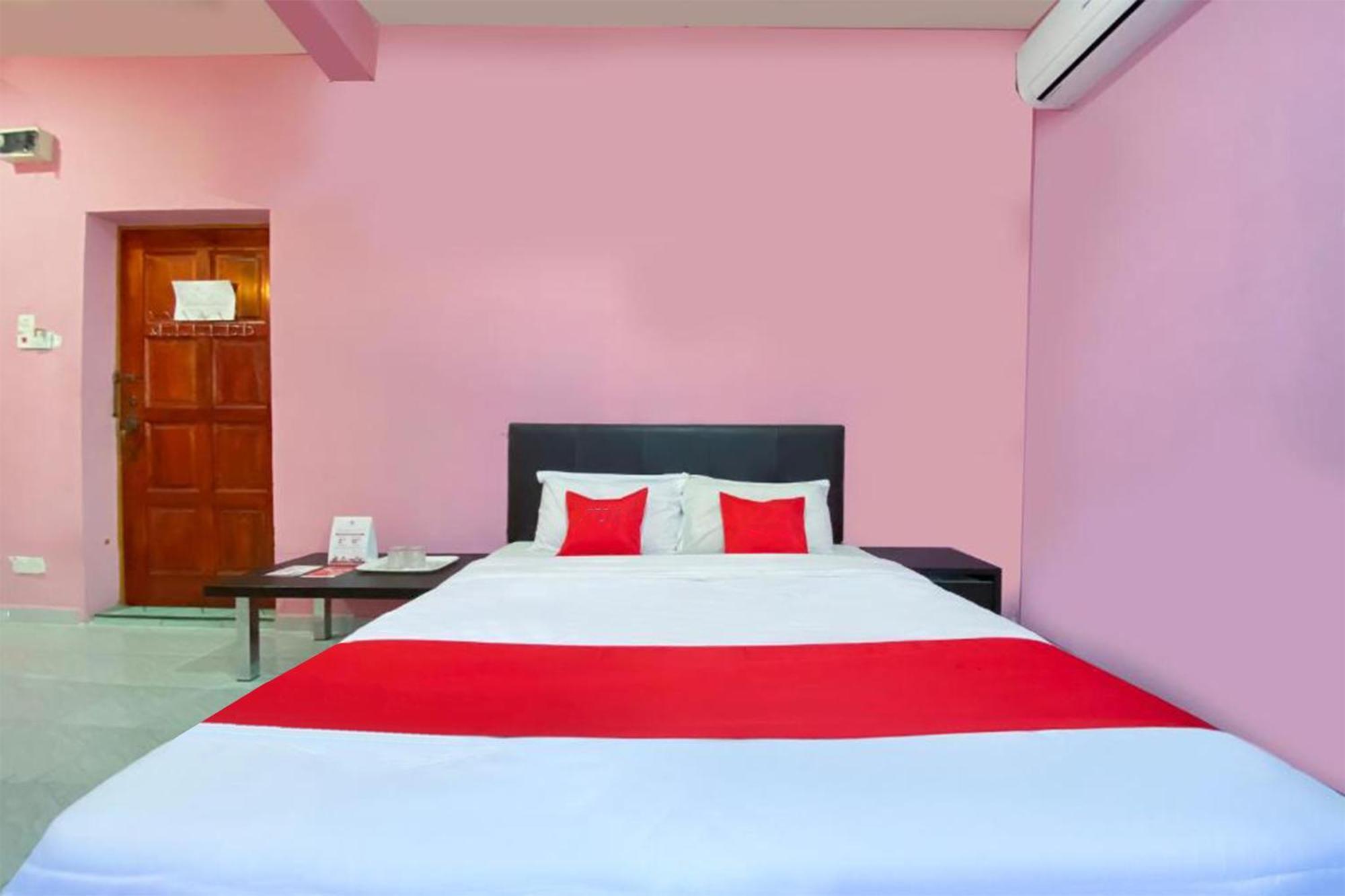 OYO 90039 Coop Hotel Kangar Bagian luar foto