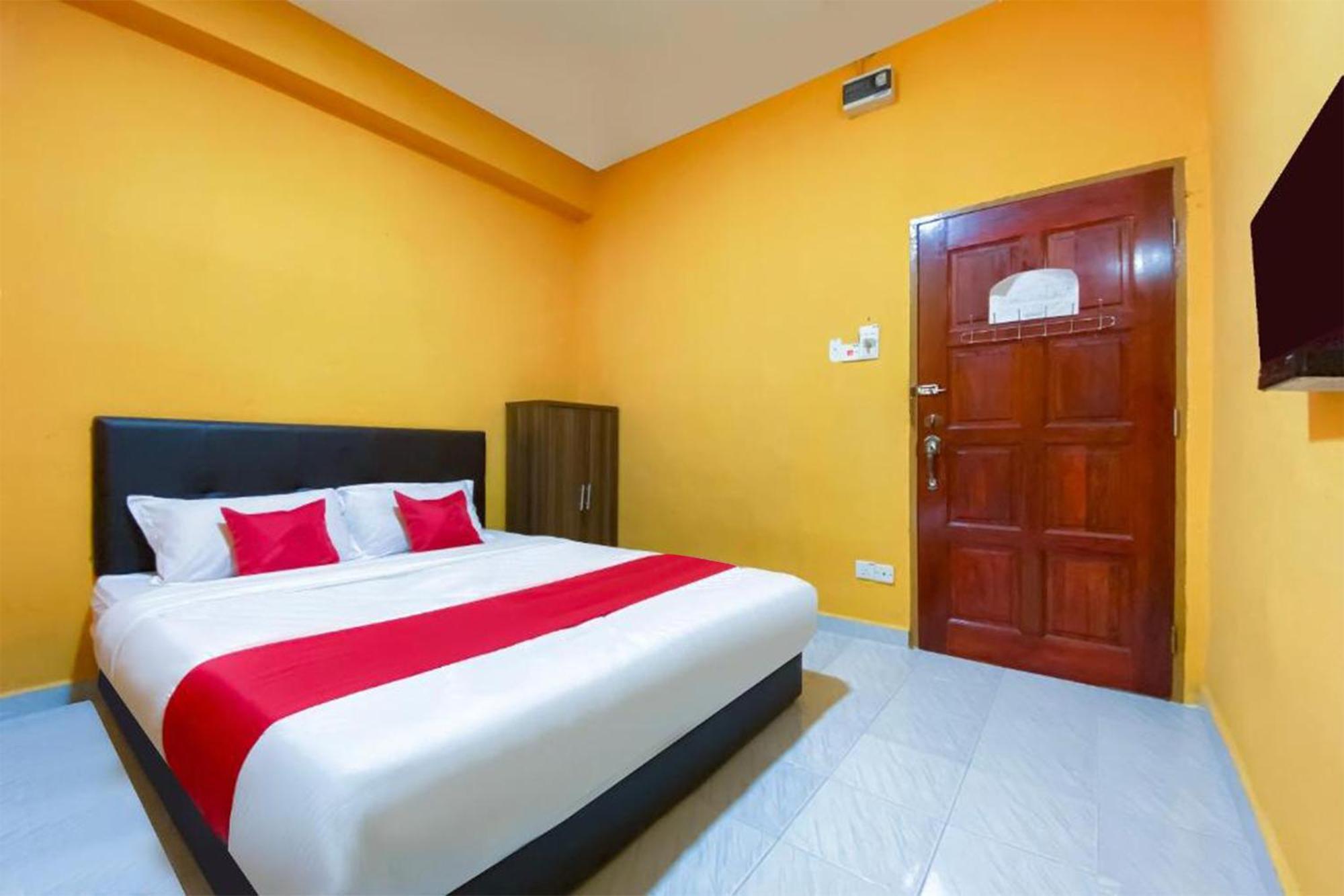 OYO 90039 Coop Hotel Kangar Bagian luar foto