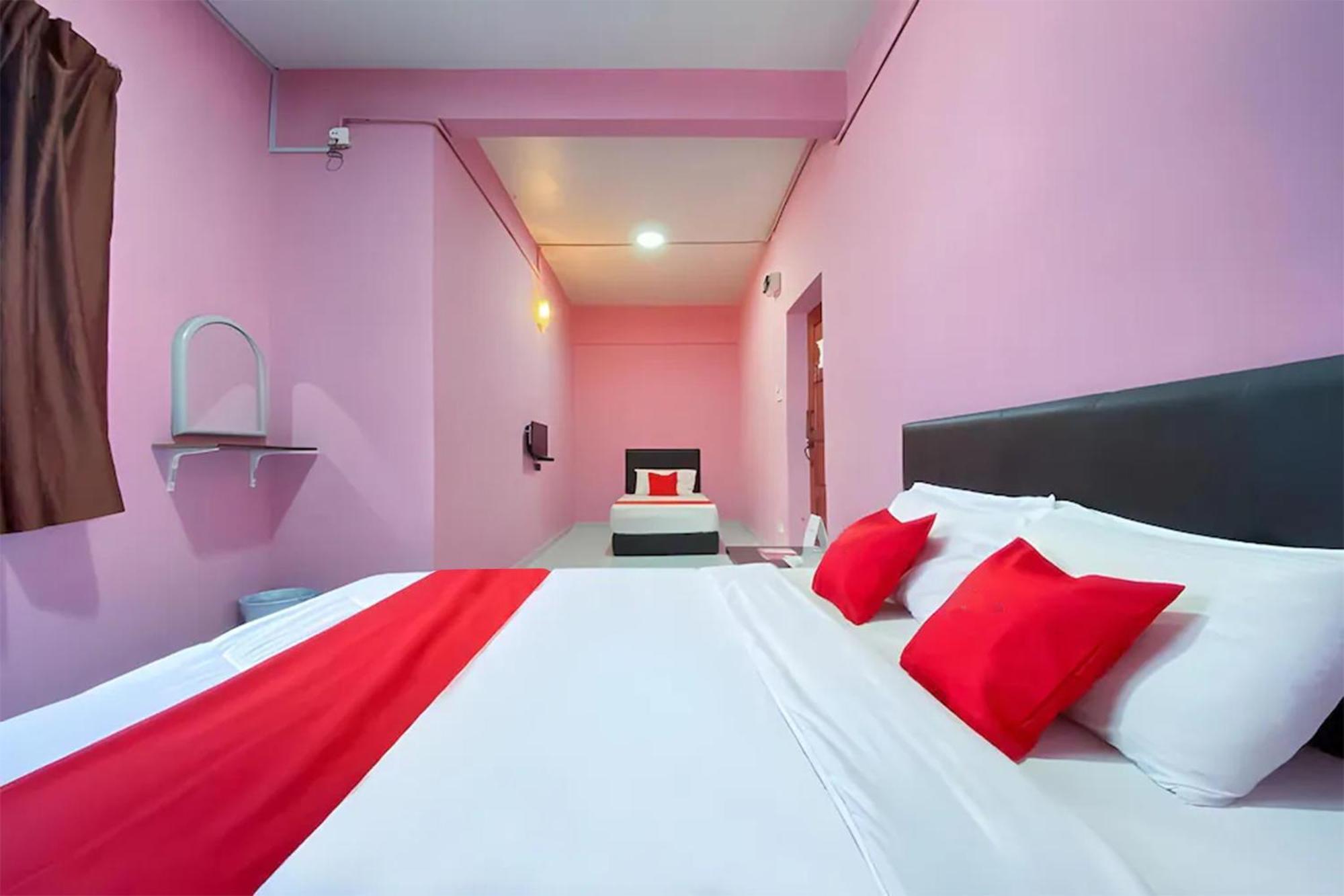OYO 90039 Coop Hotel Kangar Bagian luar foto
